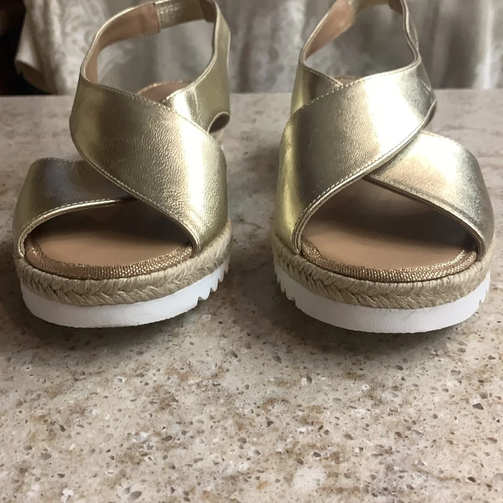 Aquatalia nwot adelina